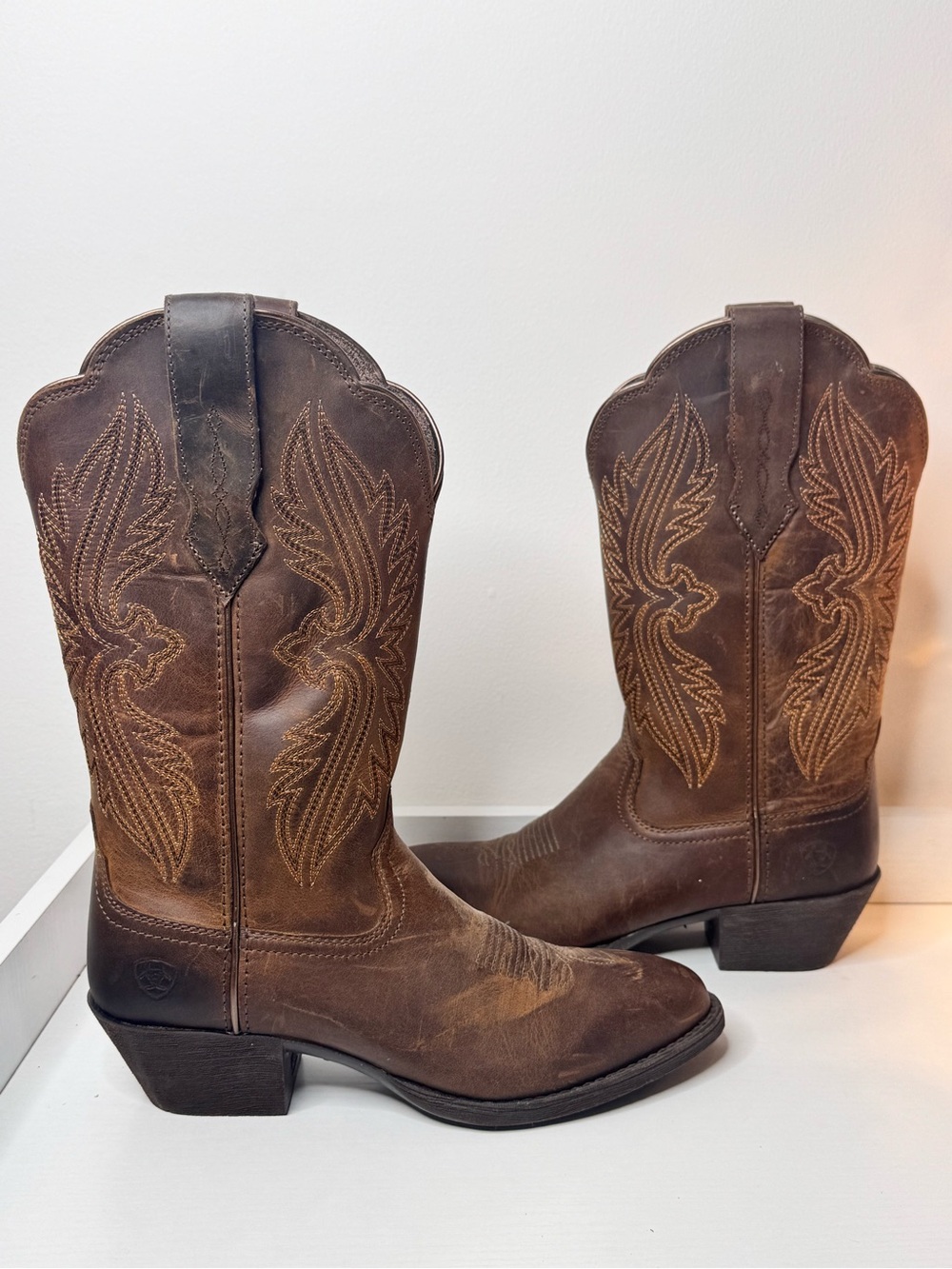 NWOT Ariat Brown Embroidered Leather Western Cowboy Boots - Picture 2 of 8